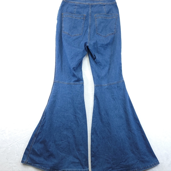 We The Free Flare Leg Women’s Jeans Denim Size 30 66170 - Picture 2 of 10